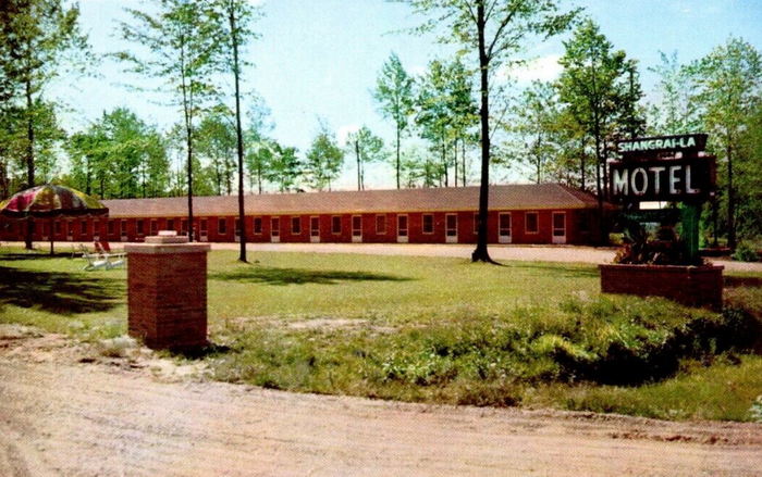 Shaingra-La Motel (Saugatuck Retro Resort) - Old Postcard